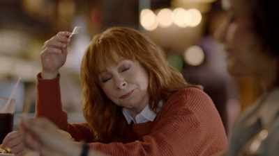 [indistinct chatter] - Reba McEntire's The Hammer