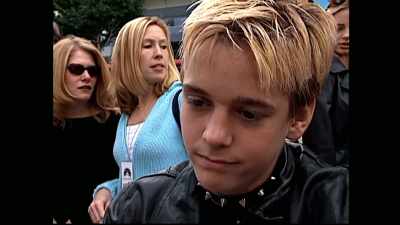 [indistinct chatter] - Aaron Carter: The Little Prince of Pop