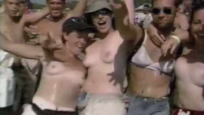 (INDISTINCT CHATTER) - Woodstock 99: Peace Love and Rage
