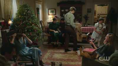 - [indistinct chatter] - The Waltons' Homecoming