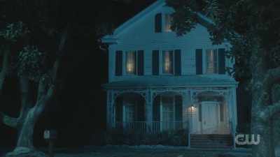 - [indistinct chatter] - The Waltons' Homecoming