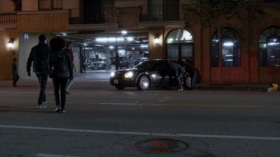 [indistinct chatter] - Ray Donovan