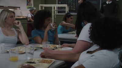 [indistinct chatter] - Wentworth