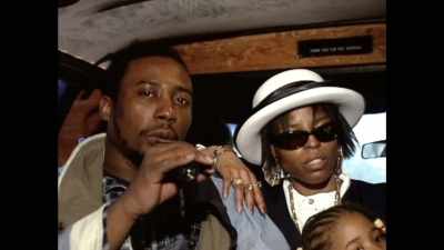 [indistinct chatter] - Wu-Tang Clan: Of Mics and Men