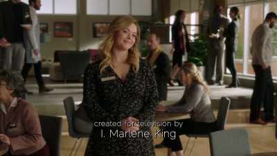 [indistinct chatter] - Pretty Little Liars: The Perfectionists