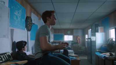 (INDISTINCT CHATTER) - Riverdale