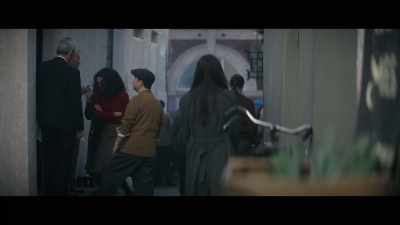 [indistinct chatter] - Black Cake