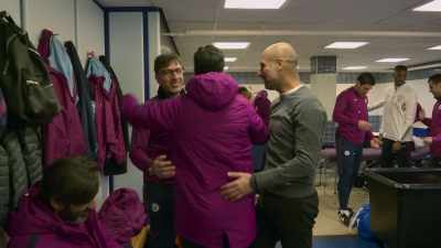 [indistinct chattering
in different languages] - All or Nothing: Manchester City