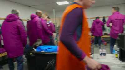 [indistinct chattering] - All or Nothing: Manchester City