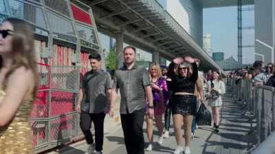 [indistinct conversation] - Taylor Swift vs Scooter Braun: Bad Blood
