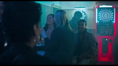 -(indistinct conversations)
-Oh, my God. Hi. - The Bear