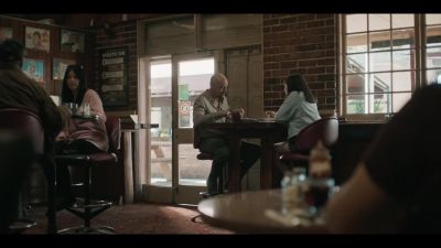 (INDISTINCT CONVERSATIONS) - Mr Inbetween