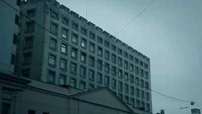 (indistinct conversations) - The Americans