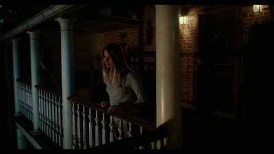 ♪ [indistinct lyrics] ♪ - Cellphone