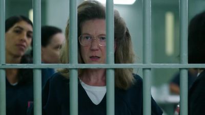 Indistinct muttering, chuckling] - Orange Is the New Black