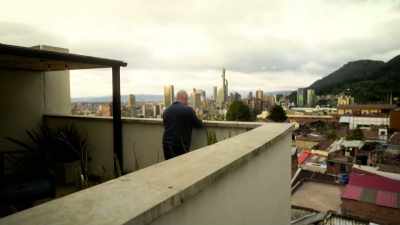 - (indistinct police chatter) - Ross Kemp: Mafia and Britain