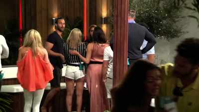 (INDISTINCT) - Love Island