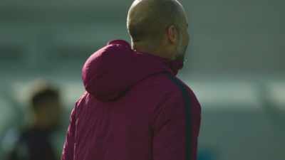 [indistinct shouting] - All or Nothing: Manchester City