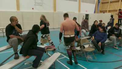 (Indistinct shouting) - The Wrestlers