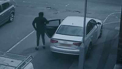 Individual three getting out
of the car - - The Detectives: Fighting Organised Crime