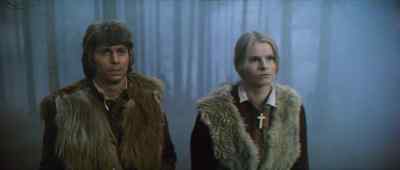 - Inge, go back to the village.
- No. - The Last Valley