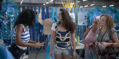 Inha, my mom never changes her mind.
Forget it! - An Unforgettable Year – Summer