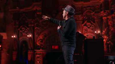 Činilo se da čini
neverovatnu gravitaciju - Rob Schneider: Woke Up in America