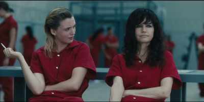 (inmates chattering) - Jett