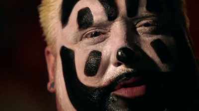 ♪ Inner City Posse's
got the Dog Beats ♪ - The United States of Insanity