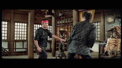 'Inosanto discards his own weapons - The Final Game of Death