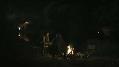 -(insects chirping)
-(fire crackling) - Trackers