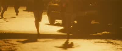 Inside, girls! - World War Z