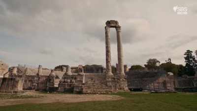 Inside the walls, - Roman Megastructures