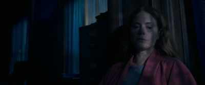 [insistent music playing] - The Woman in the Window