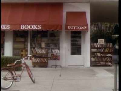 -INSTINCTIVELY,
WE WENT TO THE BOOKSTORE - The Wonder Years