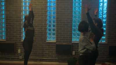 INSTRUCTOR: And
into the tree pose, - Funny Woman