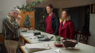 [instrumental
"Jingle Bells" playing] - Once Upon a Main Street