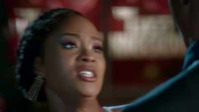 [instrumental music] - Famous in Love