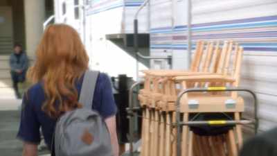 [instrumental music] - Famous in Love