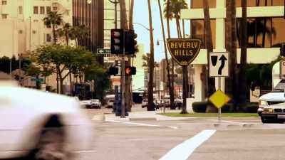 [instrumental music] - Famous in Love