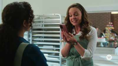 Intelligent, funny,
successful, single mom, - Dating the Delaneys
