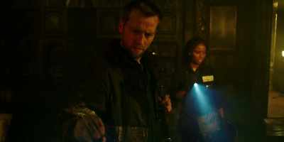 Intense heat crazing,
V-shaped smoke stain. - Backdraft 2