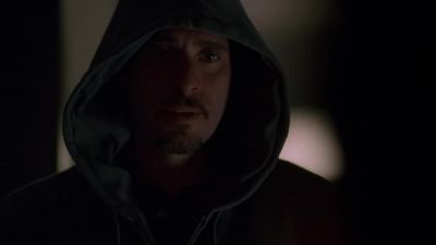 Interesting wardrobe choice, this hood. - The X-Files