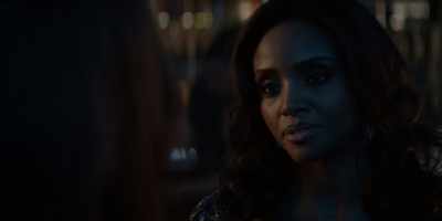 Intimate details.
You two ever thrown down? - Batwoman