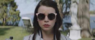 Into a position where I
could kick downwards, and... - Thoroughbreds