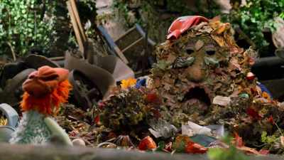 Into the trash. - Fraggle Rock: Back to the Rock