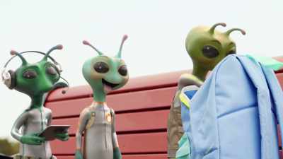 [intrigued babbling] - Alien TV