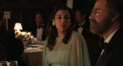 ¿Te apetece, bueno, no sé, bailar? - The Shrink Next Door