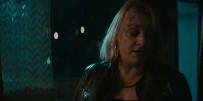 Iris, come say goodbye
to Selby, he's leaving. - Rain Dogs
