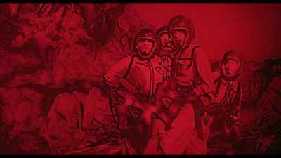 Iris, Gettell,
get back to the ship. - The Angry Red Planet
